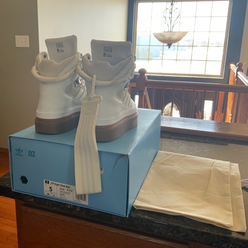 L๐K Adidas x IVY PARK Super Sleek Boot Size 5 NWT - Picture 9 of 11